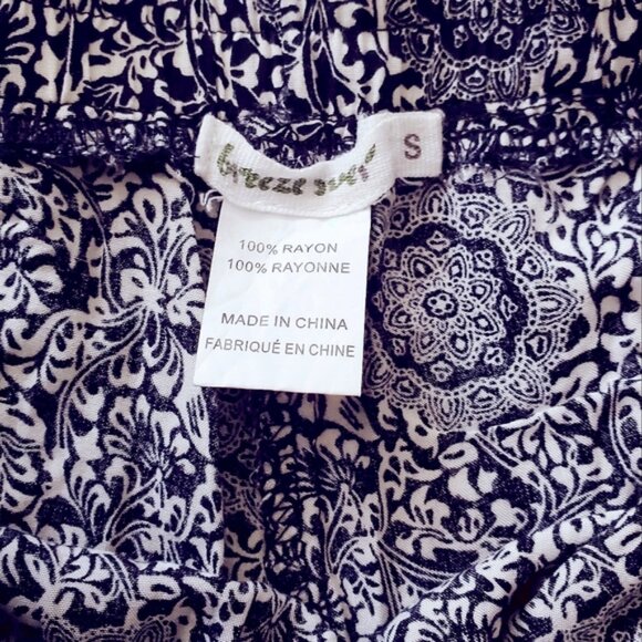 RESORT-BREEZE EVER- Black + White Paisley Boho Resortwear Shorts Macrame Trim- S - Picture 11 of 11